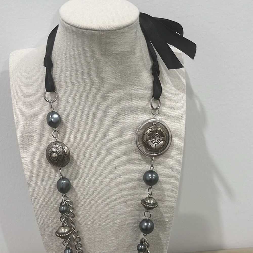 Ribbon Three Tiered Necklace with Gray Dangle Beads and Silver Beaded Links - Picture 5 of 10